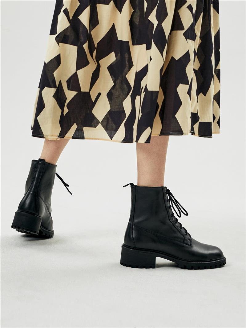 Chunky Boot Modell: #mira von Nine to Five