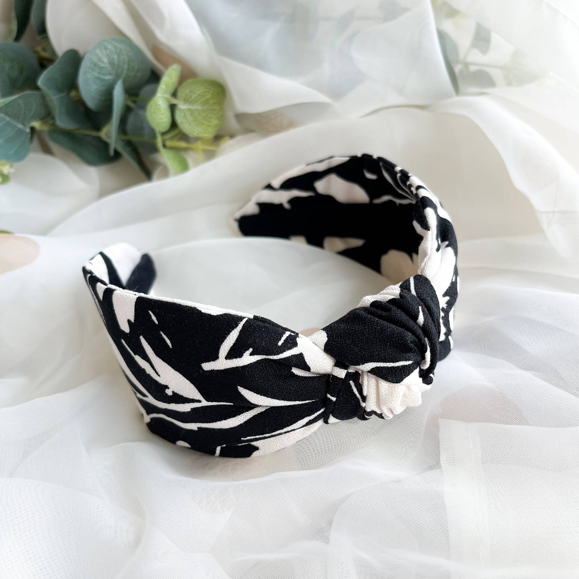 Damen Knoten Stirnband | Florales Stirnband, Breites Geknotetes Haarband, Schwarz Weiß Letterbox Geschenk, Monochrome Headwrap von Nine9Designs