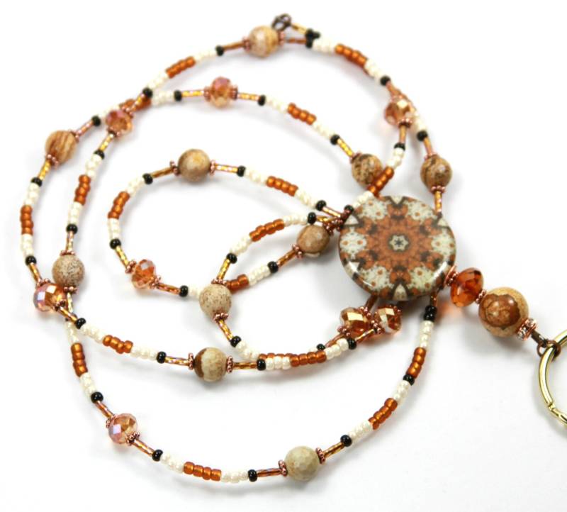 Braun Mandala - Glasperlen Abzeichen Halter, Beaded Lanyard, Mandala Design Schlüsselband, Brown Badge Holder von NineGemsInspirations