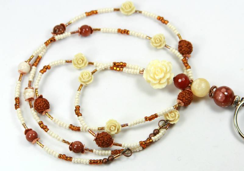 Braune Rosen - Perlen Plakettenhalter, Rudraksah Plakettenhalter Schlüsselband, Braune Schlüsselband von NineGemsInspirations