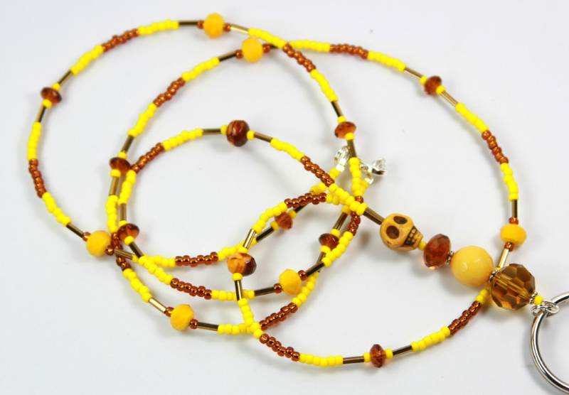 Gelbe Schädel - Perlen Badge Holder, Beaded Lanyard, Schlüsselband Totenkopf von NineGemsInspirations
