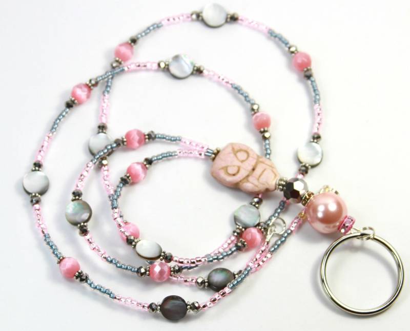 Rosa Eule - Perlen Plakettenhalter, Schlüsselband, Graue Plakettenhalter Rosa von NineGemsInspirations