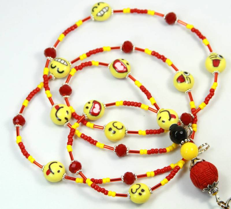 Smile - Perlen Plakettenhalter, Plakettenhalter Gelbe Smiley, Smiley Schlüsselband, Und Rote von NineGemsInspirations