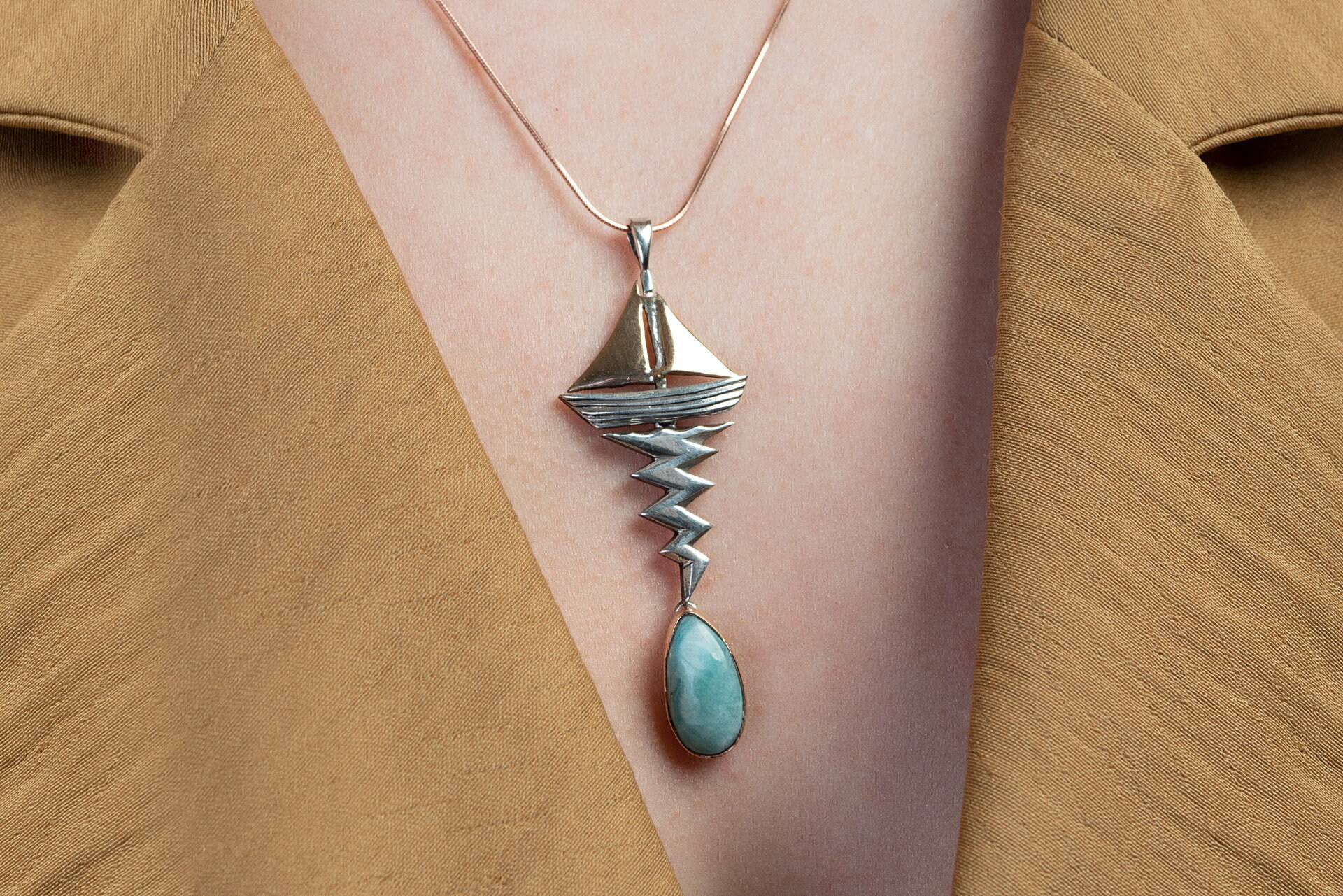 Segelschiff Bei Sonnenuntergang Halskette, Sterling Silber, Larimar Edelstein, Damenkette, 925 Silber Schiff Anhänger, Sailor Schmuck, Halskette Meer Segelschiff Bei Sonnenuntergang Halskette, Sterling Silber, Larimar Edelstein, Damenkette, 925 Silber Schiff Anhänger, Sailor Schmuck, Halskette Meer von NineSeptemberJewel
