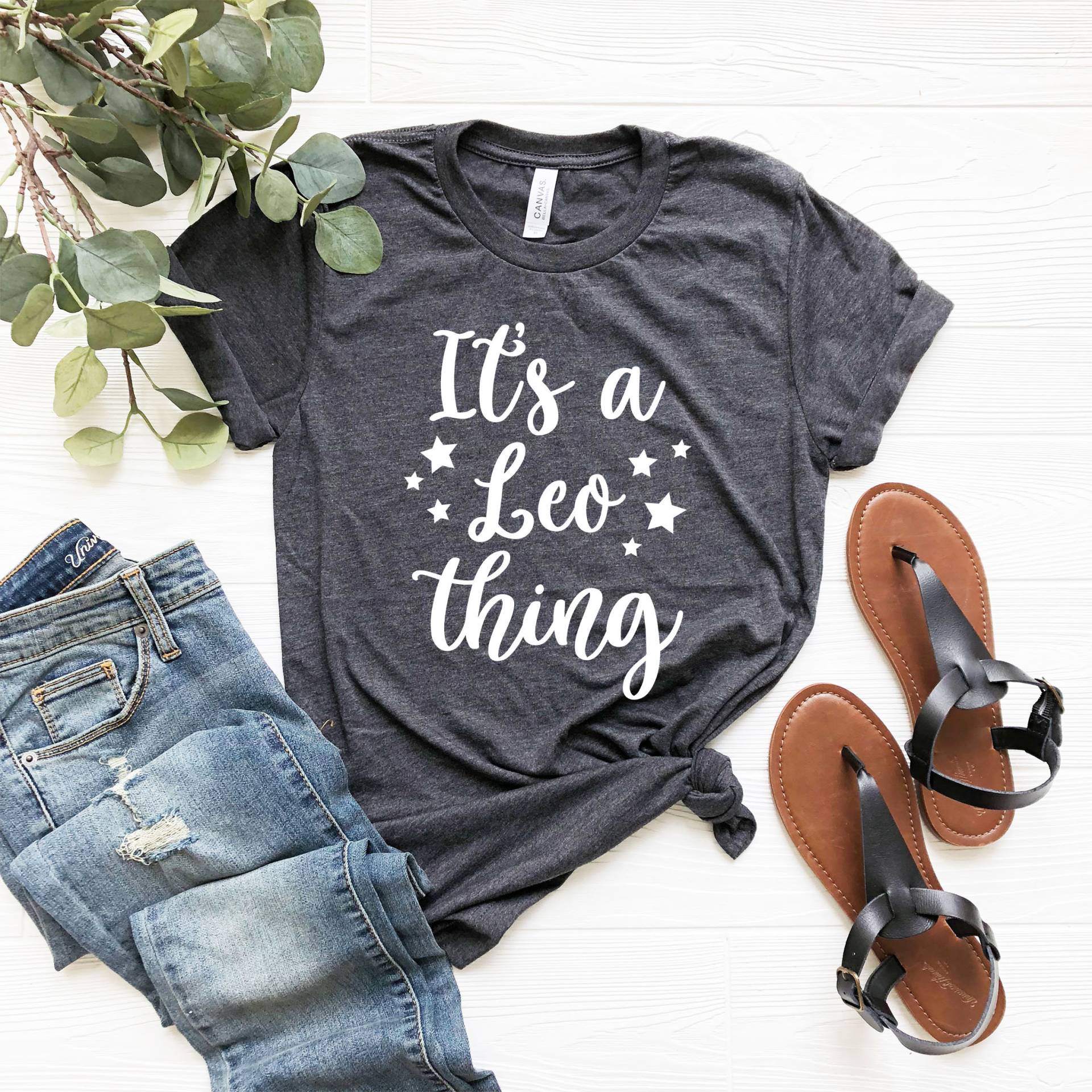 Es Ist Eine Löwe-Sache Tshirt Löwe-Shirt Frauen Löwe-Geburtstags-Geschenk Löwe-Tierkreis-Shirt Löwe Horoskop August Geburtstagsgeschenk Für Es Ist Eine Löwe-Sache Tshirt Löwe-Shirt Frauen Löwe-Geburtstags-Geschenk Löwe-Tierkreis-Shirt Löwe Horoskop August Geburtstagsgeschenk Für von NineToNone