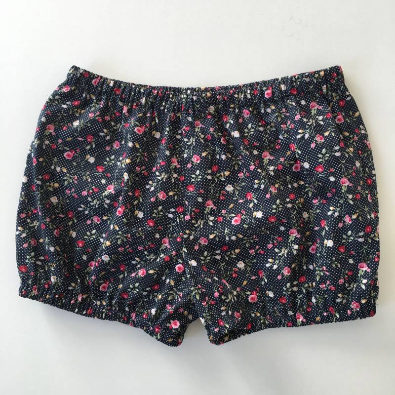 Iyengar Yogashorts Dunkelblau Mit Pink Blumen-Bloomer-Shorts-100% Baumwolle Iyengar Yogashorts Dunkelblau Mit Pink Blumen-Bloomer-Shorts-100% Baumwolle von NinesYogaShorts