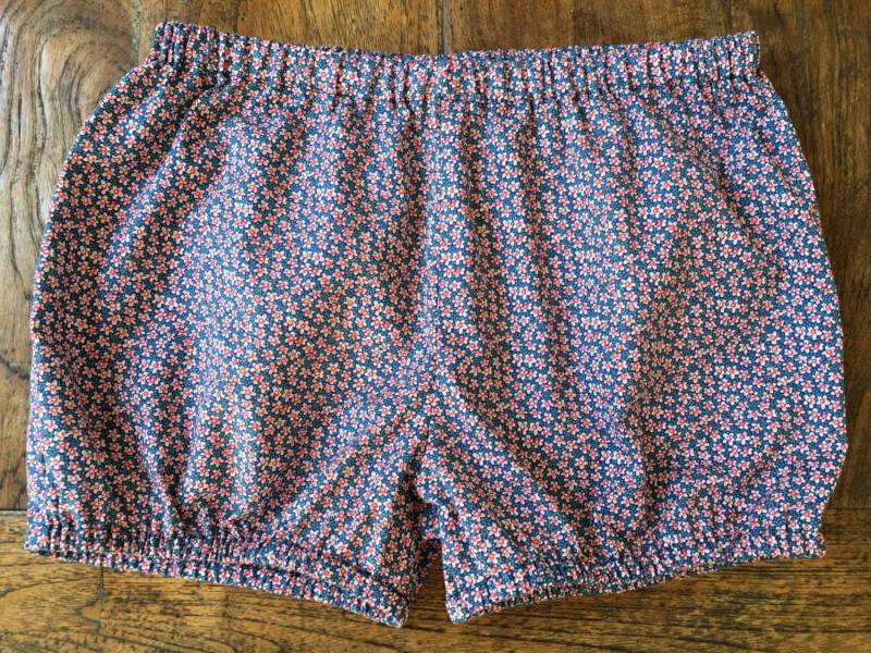 Yogashorts-Iyengar Yoga-Blau Mit Roten Blümchen-Bloomer-strand-+00% Baumwolle Yogashorts-Iyengar Yoga-Blau Mit Roten Blümchen-Bloomer-strand-+00% Baumwolle von NinesYogaShorts