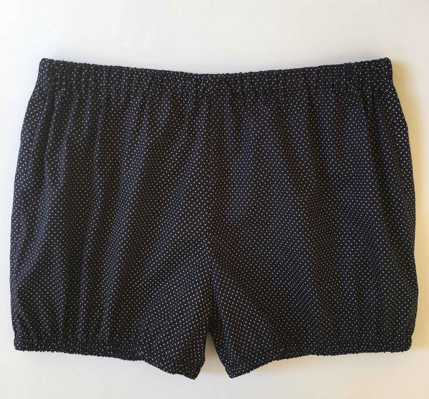 Yogashorts Iyengar Yoga-Schwarz Mit Weissen Punkten-Yogabloomer Shorts-strand Yogashorts Iyengar Yoga-Schwarz Mit Weissen Punkten-Yogabloomer Shorts-strand von NinesYogaShorts