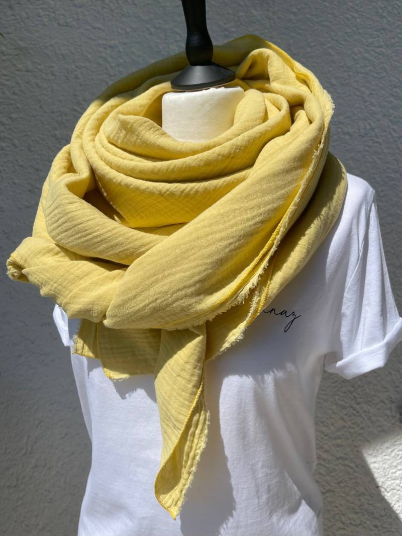 xl Musselintuch Soft Yellow Sonnengelb Damen Dreieckstuch Schal Halstuch , Geschenk von NinnazDesign