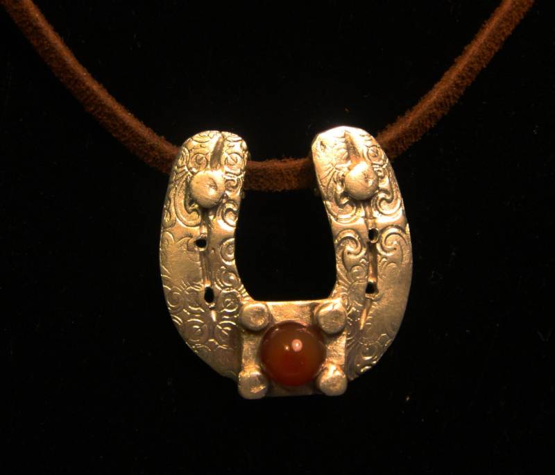 Edelmetall 99, 9% Reines Silber Hufeisen Mit Natürlichem Karneol Edelstein Anhänger Halskette von Ninnos