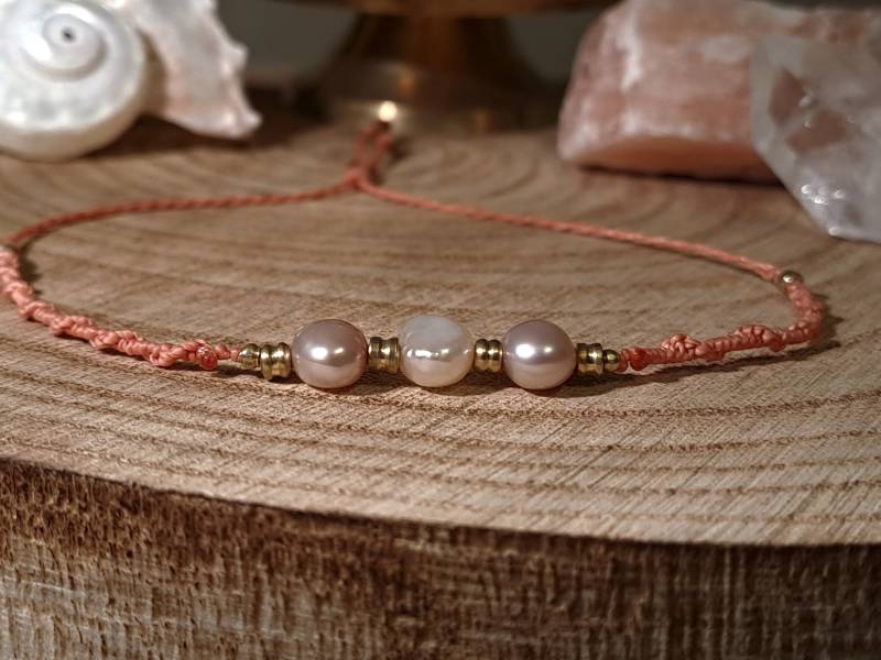 Armbänder Makramee Mit Süßwasserperlen Und Messingperlen von NippesCraft