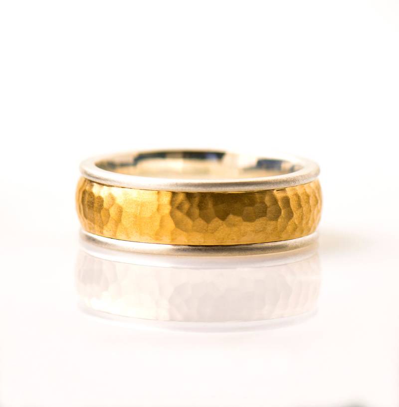 7 Mm Gehämmerter Ehering, 14K/18K Gelb - Und Weißgold, Zweifarbiger Ring, Herrenring, Ehering Texturiert von NirOliva