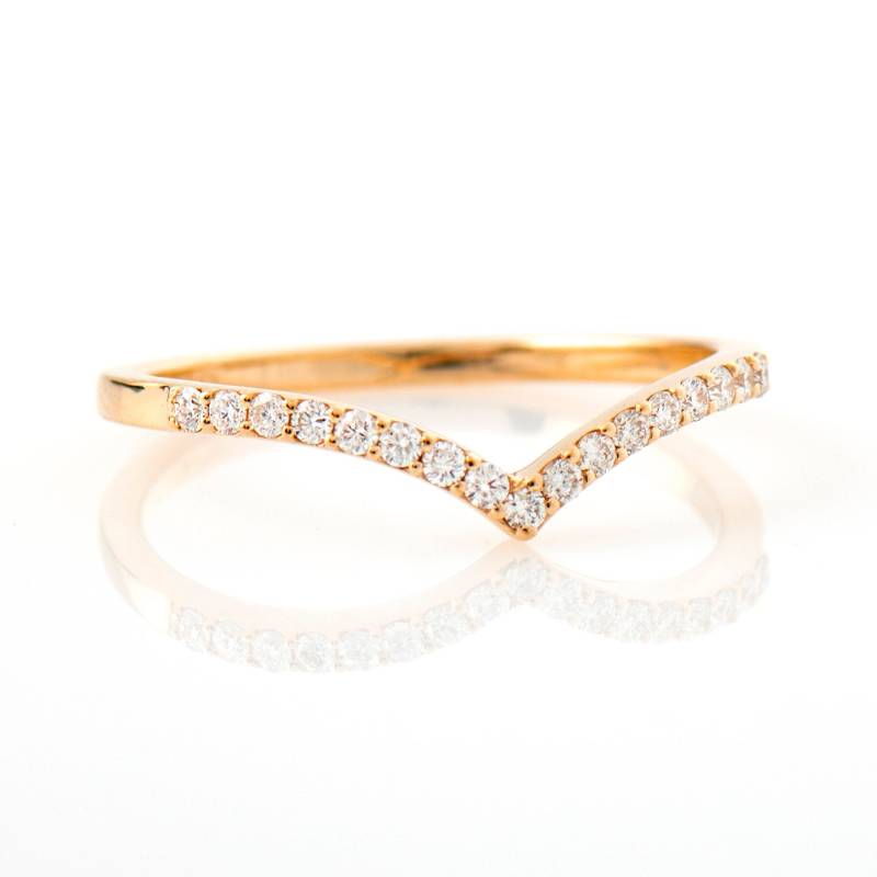 Halbe Ewigkeit V-Form Ehering, 14K 18K Rose Gold Diamanten Ring, Dünne Chevron Stapeln V Diamant Band von NirOliva