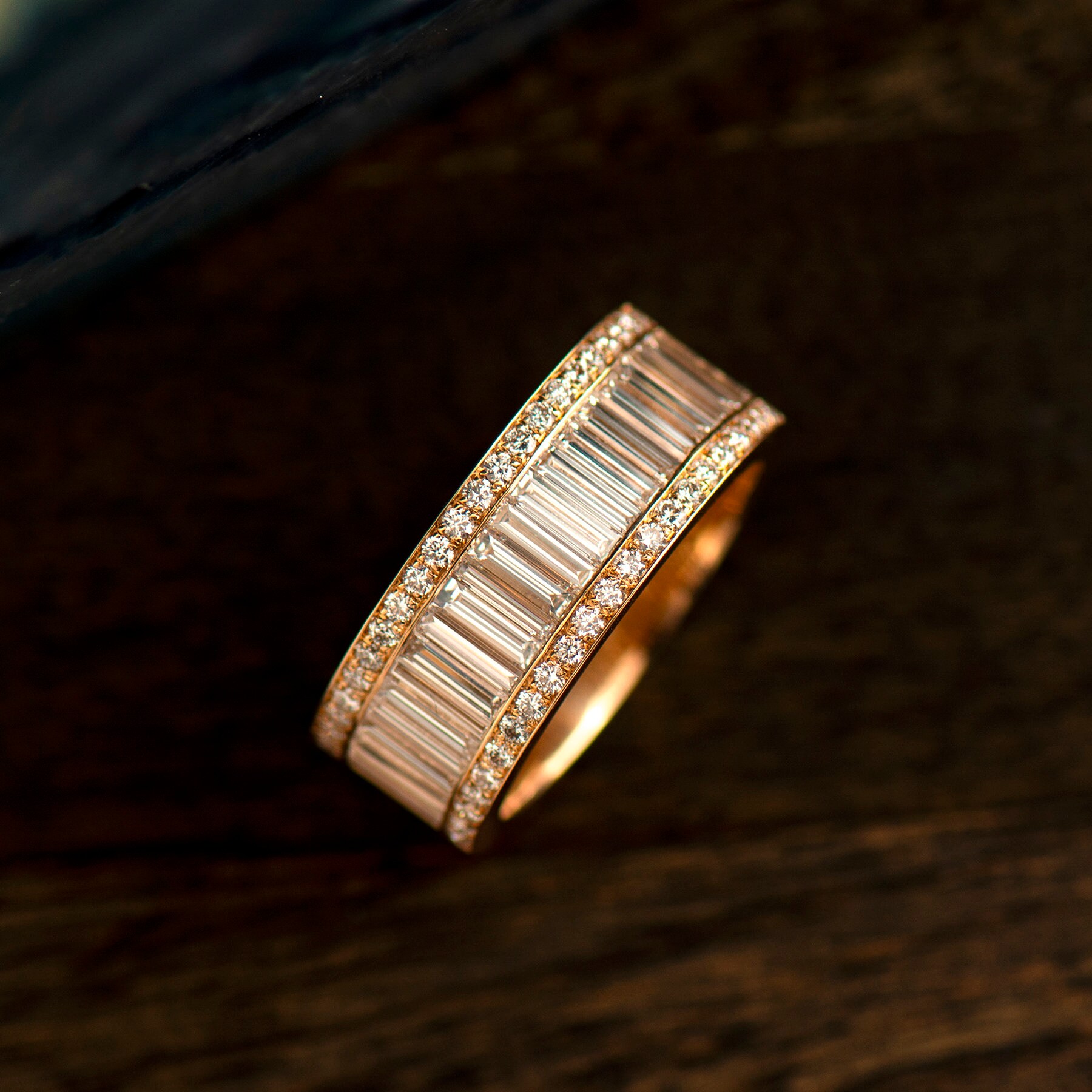 Länglicher Baguette Diamanten Ring, 14K/18K Roségold, Halb Ewigkeit Breiter Einzigartiges Eternity Band, Jubiläumsring von NirOliva