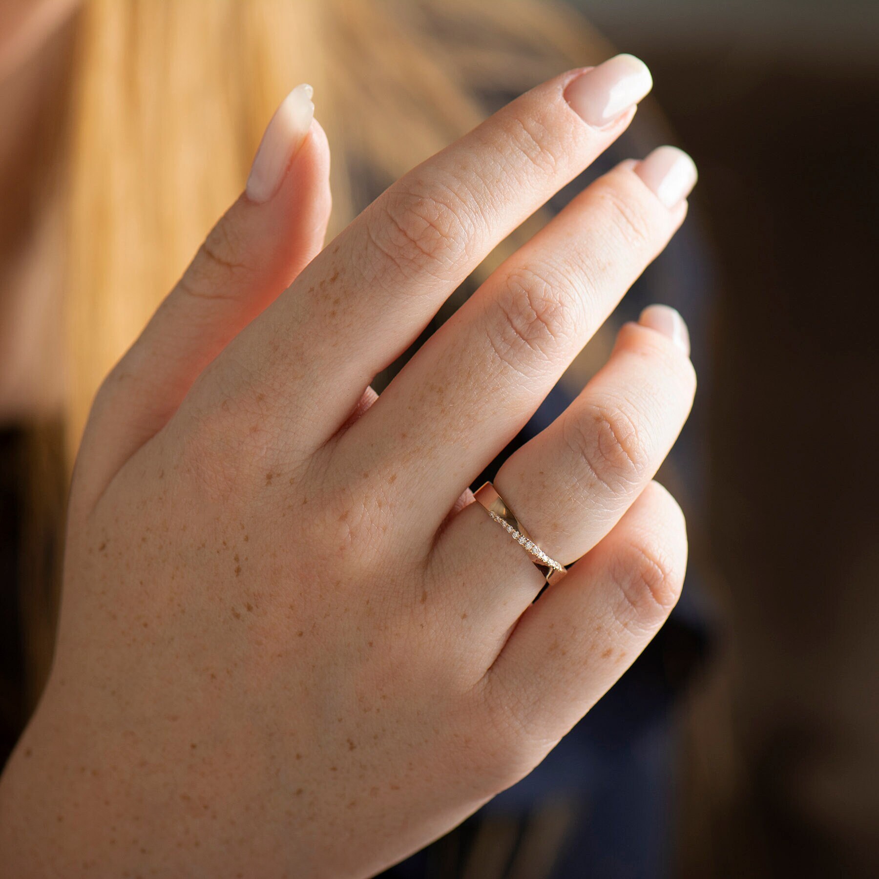 Möbius Ehering, 14K/18K Rose Gold, Diamant Ring, Unikat Verdrehter Infinity Ring von NirOliva