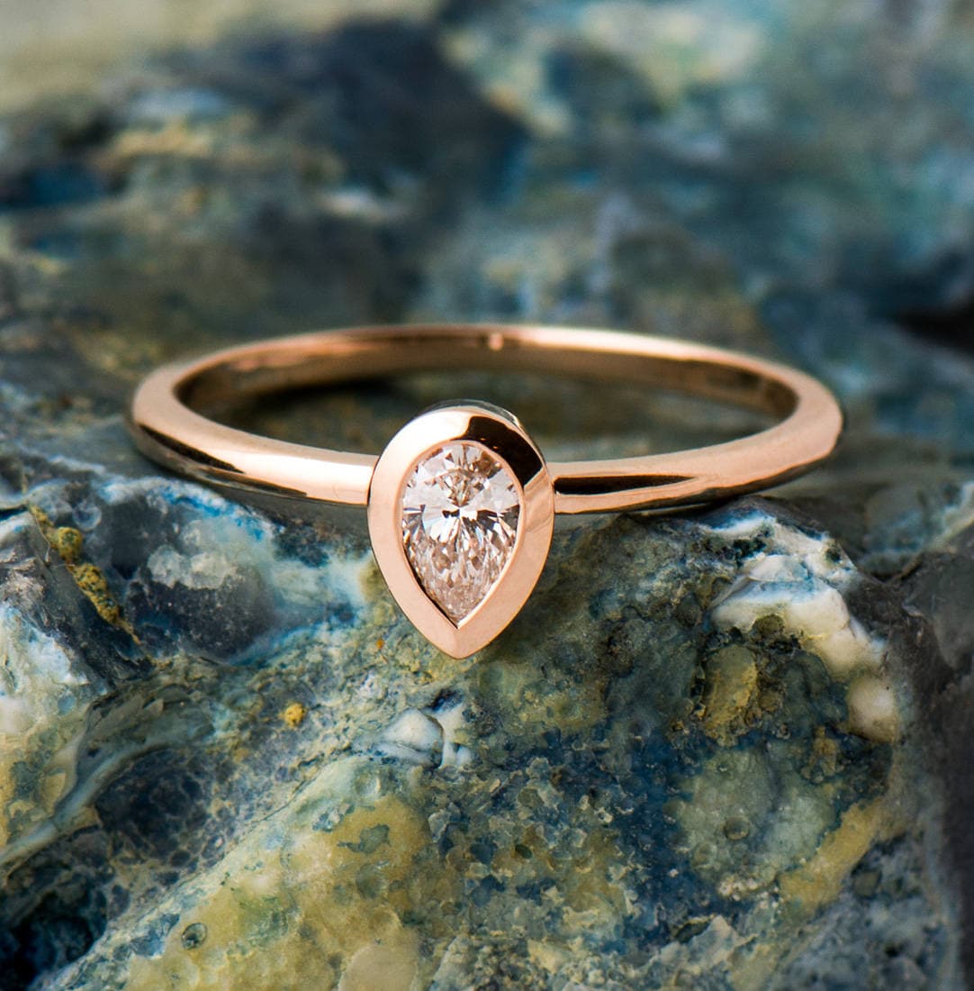 Rose Gold Birne Diamant-Ring, 14K/18K Gold, 0, 2 Ct Geformt Diamant, Teardrop Verlobungsring, Solitär Ring, Minimal Ring von NirOliva