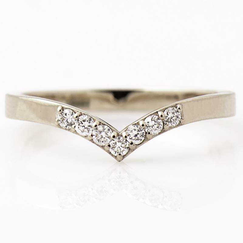 V-Form Diamantring, Ring Mit 7 Diamanten, Ehering, 14K/18K Weißgold, Chevron Ring, 2 Mm Breiter Diamant-V-Ring von NirOliva