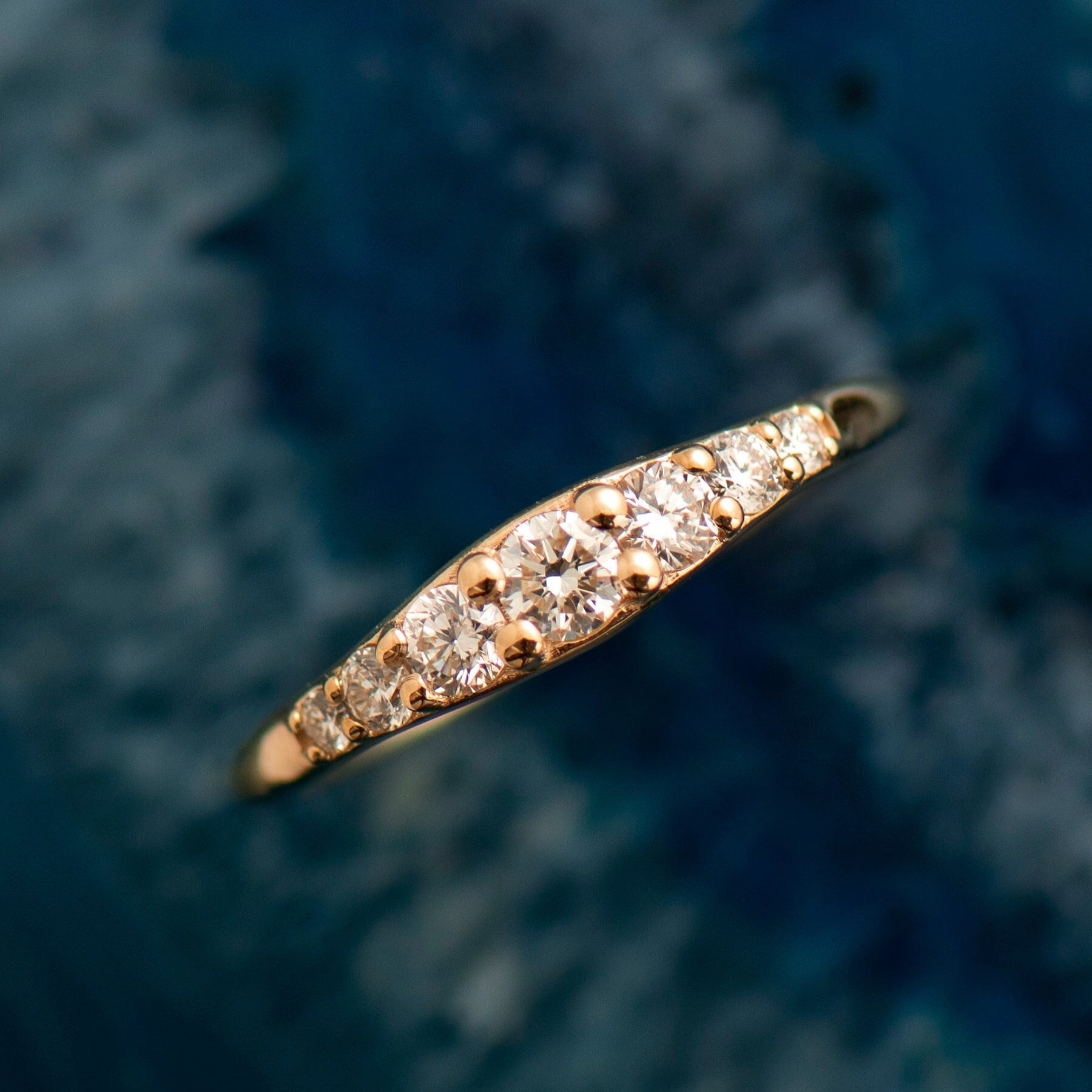 Zierlicher Verlobungsring, Diamant Ehering, 14K Rosegold, Tägliches Tragen, Stapelring, Sieben Diamanten Ring von NirOliva