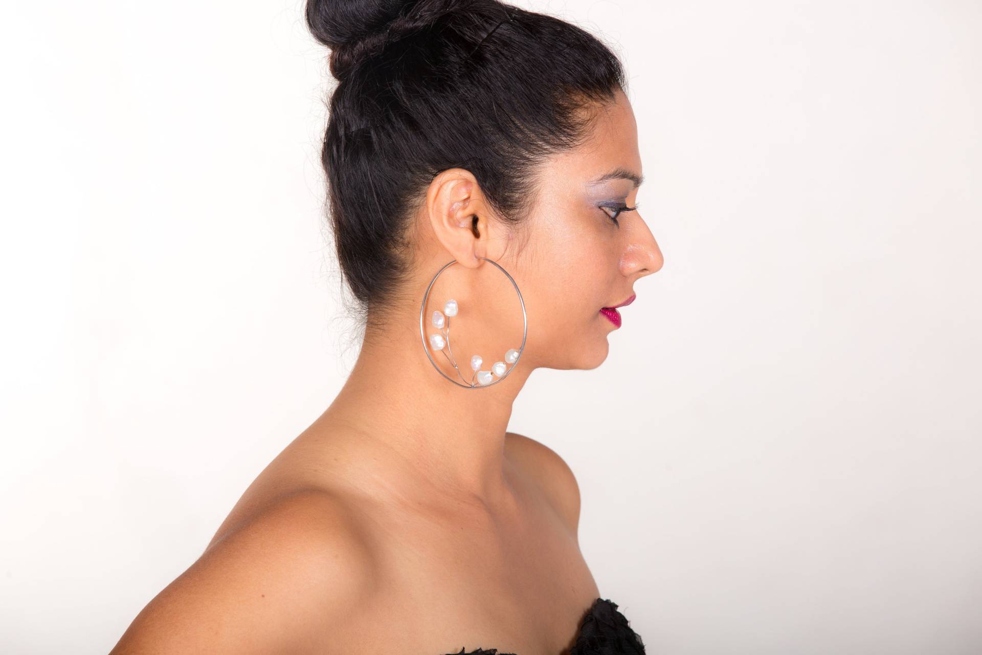 Barocke Knospe Ohrreifen - Große Silber Mit Barocken Perlen von Nirwaana