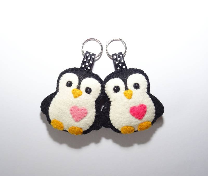 Wollfilz Pinguin Schlüsselanhänger Handgenähter Taschenanhänger Wollfilz Pinguin Schlüsselanhänger Handgenähter Taschenanhänger von NitaFeltThings