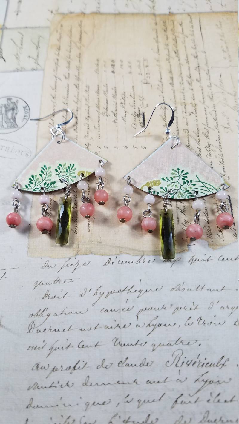 Blush Pink Art Deco Blechohrringe von NittanyMountain