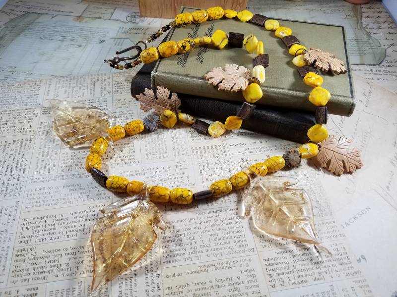 Herbst Blätter Perlen Halskette; Goldrod Gelbe Herbstblätter Halskette, Anhänger Lange Gelb Halskette Herbst Blätter Perlen Halskette; Goldrod Gelbe Herbstblätter Halskette, Anhänger Lange Gelb Halskette von NittanyMountain