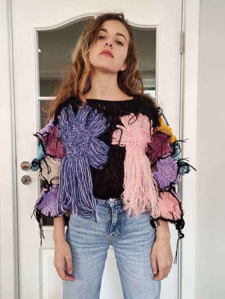 Chunky Blumen-Applikation Mohair Pullover von NiushkaByNia