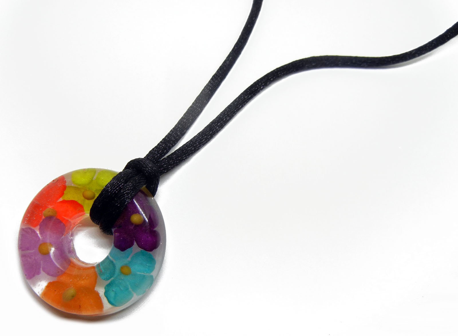 Harz Blumen Donut Anhänger - Floral Spring Fling Mit Verstellbarer Halskette Sf3 Harz Blumen Donut Anhänger - Floral Spring Fling Mit Verstellbarer Halskette Sf3 von Nixcreations