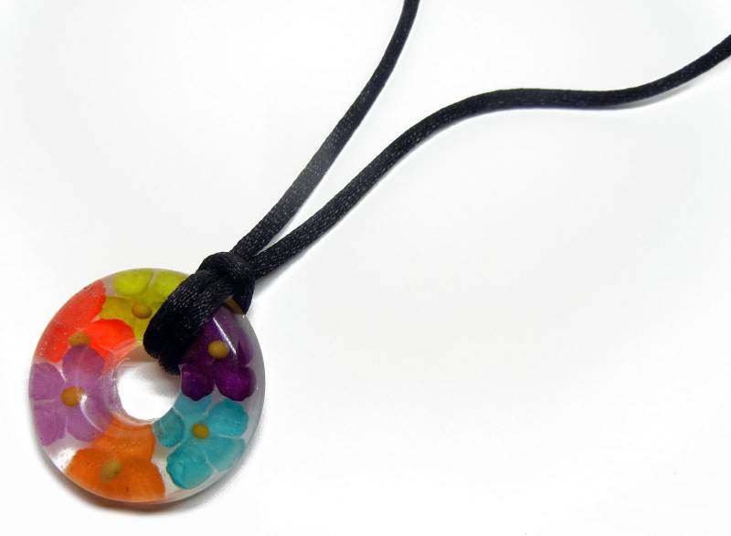 Harz Blumen Donut Anhänger - Floral Spring Fling Mit Verstellbarer Halskette Sf3 Harz Blumen Donut Anhänger - Floral Spring Fling Mit Verstellbarer Halskette Sf3 von Nixcreations
