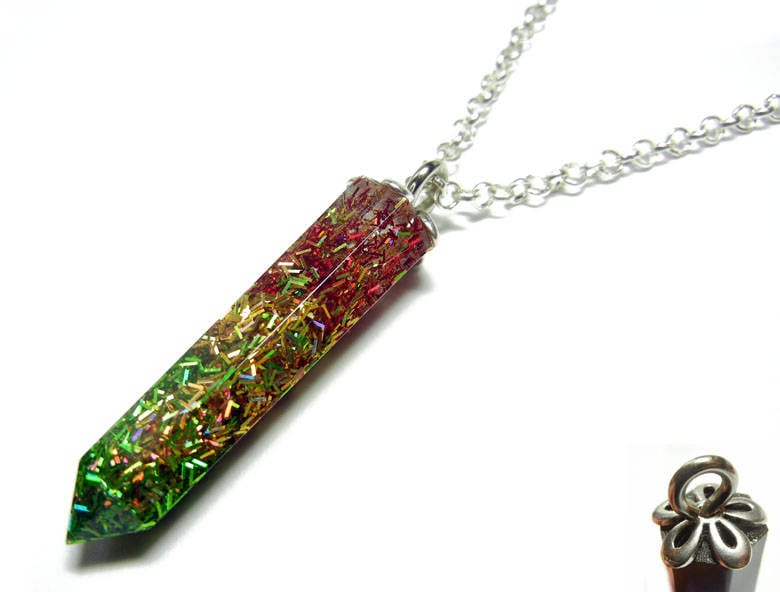 Harz Kristall Anhänger - Rasta Holographisch 56 cm Sterling Silber Halskette Harz Kristall Anhänger - Rasta Holographisch 56 cm Sterling Silber Halskette von Nixcreations