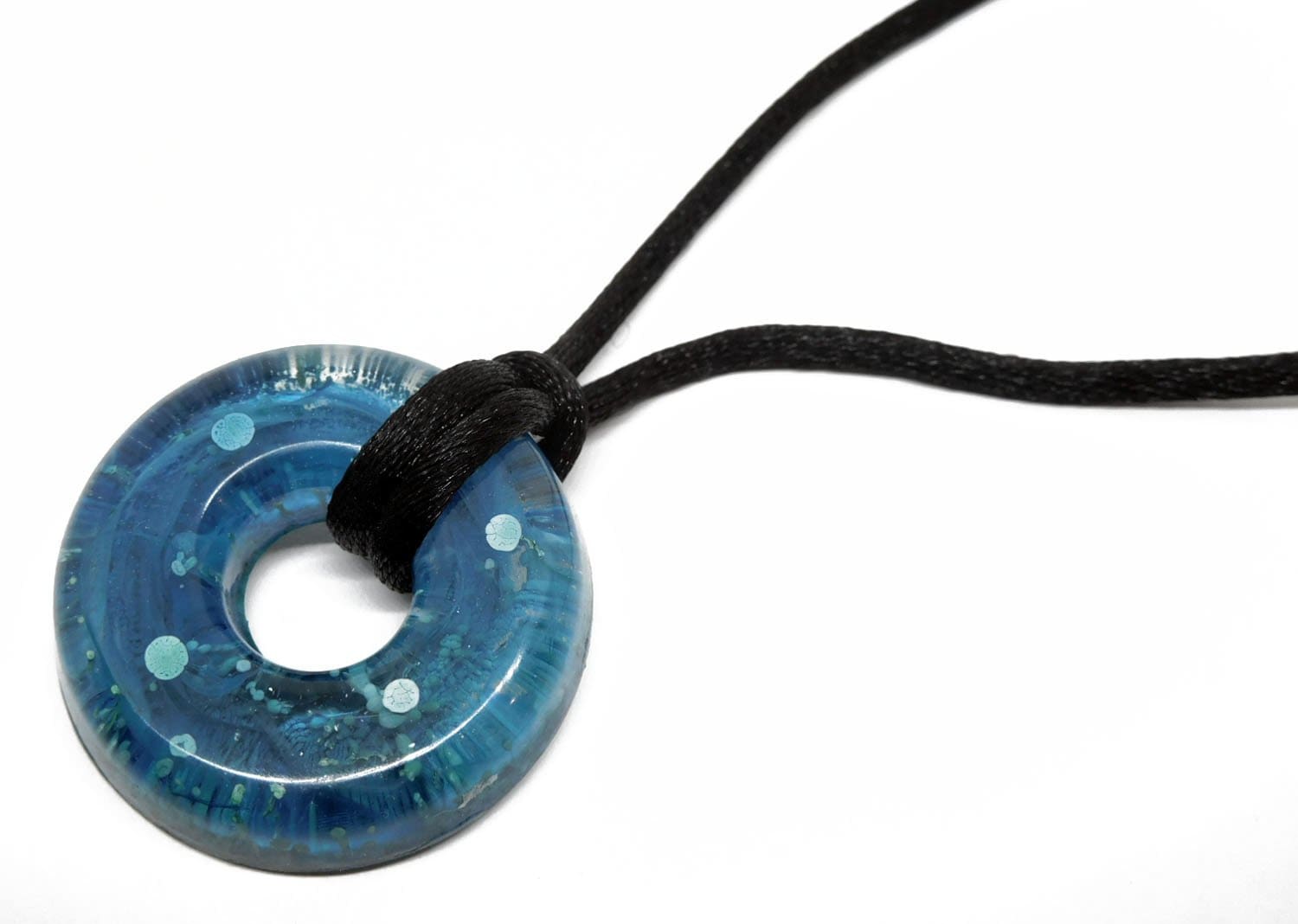 Resin Donut Halskette - Dunkelblauer Alkohol Tinte Anhänger Resin Donut Halskette - Dunkelblauer Alkohol Tinte Anhänger von Nixcreations