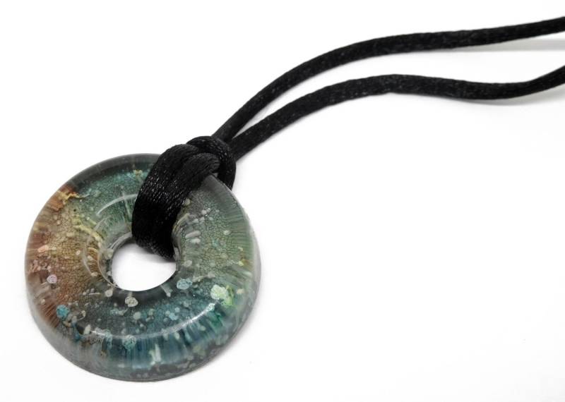Resin Donut Halskette - Erdtöne Alkohol Tinte Anhänger Resin Donut Halskette - Erdtöne Alkohol Tinte Anhänger von Nixcreations