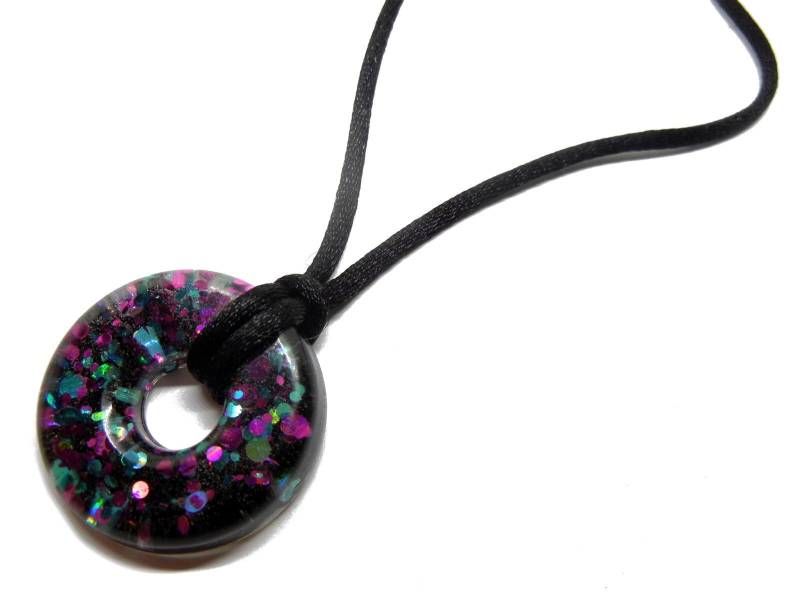 Resin Donut Halskette - Lila Blau Schwarz Sparkle Anhänger Resin Donut Halskette - Lila Blau Schwarz Sparkle Anhänger von Nixcreations