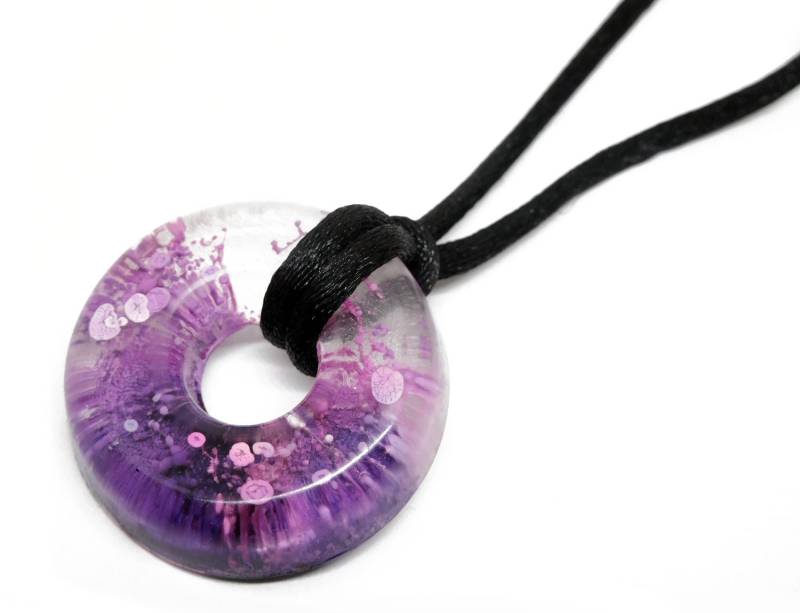 Resin Donut Halskette - Lila Pink Alkohol Ink Anhänger Resin Donut Halskette - Lila Pink Alkohol Ink Anhänger von Nixcreations