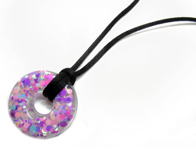 Resin Donut Halskette - Pink Lila Bubblegum Sparkle Anhänger von Nixcreations