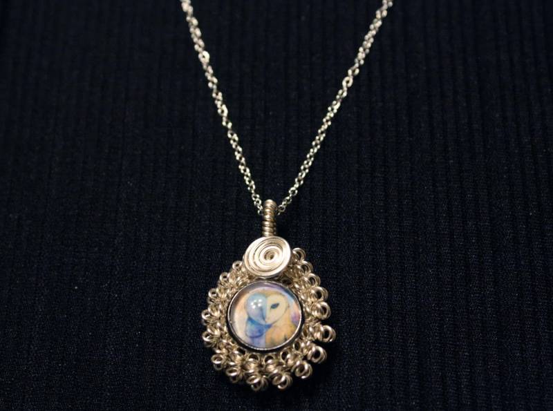 Wire Wrap Eulen-Kunst-Anhänger Sarah Ann Waldron Sammlung Halskette Wire Wrap Eulen-Kunst-Anhänger Sarah Ann Waldron Sammlung Halskette von Nixcreations