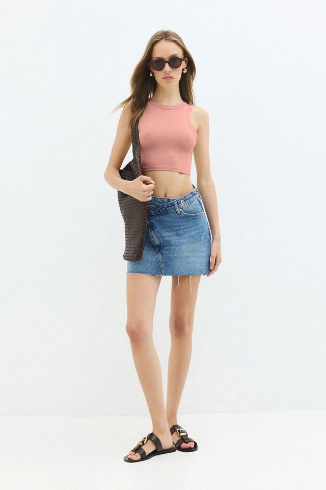 No Matter What Blusentop Halter Neck Crop Top aus Velours von No Matter What