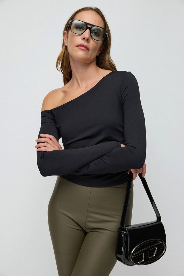 No Matter What Blusentop T-Shirt mit asymmetrischem Ausschnitt No Matter What Blusentop T-Shirt mit asymmetrischem Ausschnitt von No Matter What
