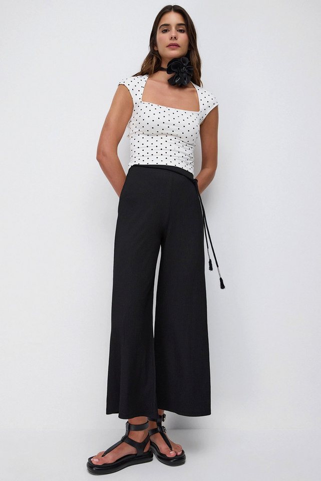 No Matter What Chinohose Locker geschnittene Strickhose mit Bindedetail von No Matter What