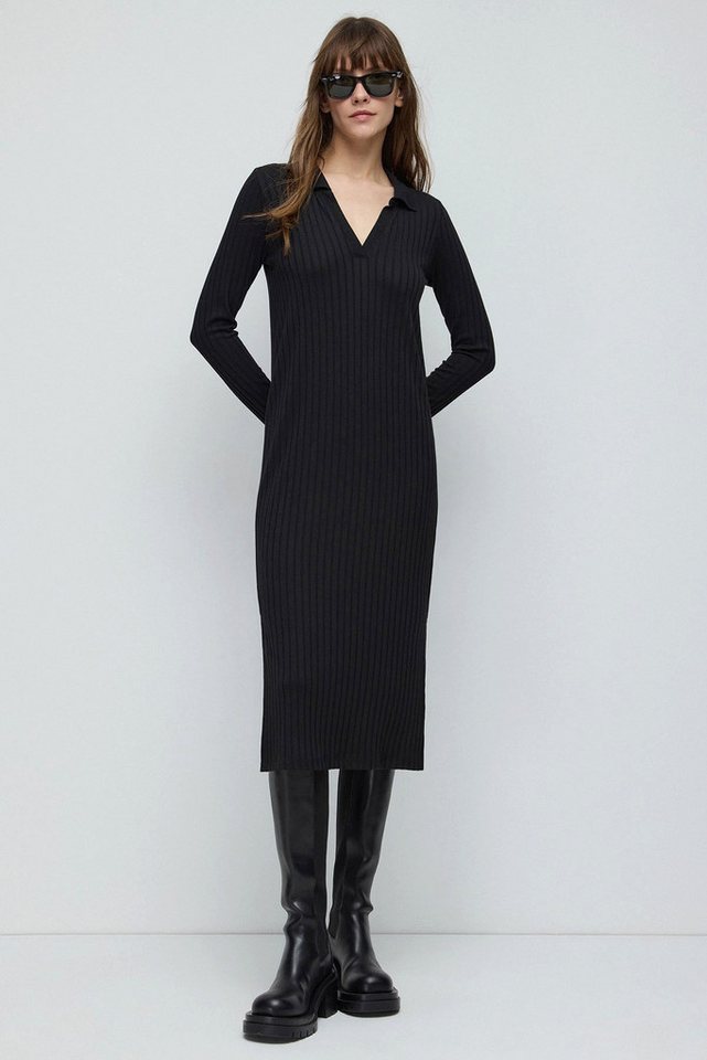 No Matter What Maxikleid Langärmliges Enganliegendes Polohalskleid von No Matter What