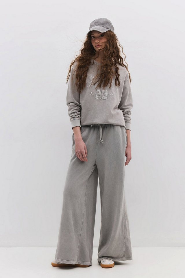 No Matter What Sweatponcho Jogginghose mit weitem Bein und Taschen von No Matter What