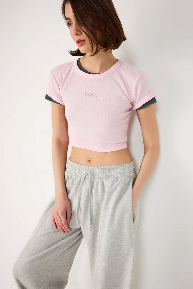 No Matter What T-Shirt Kurzes, geripptes T-Shirt mit Stickerei in Stein von No Matter What