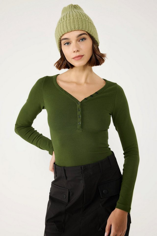 No Matter What T-Shirt T-Shirt-Bodysuit mit V-Ausschnitt und Knopfdetail von No Matter What