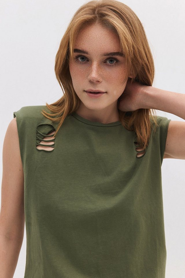 No Matter What T-Shirt T-Shirt mit ärmellosen Rissen von No Matter What