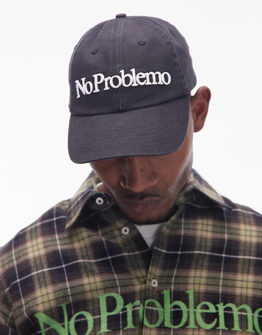 Kappe in Schwarz mit „No Problemo"-Logodetail von No Problemo