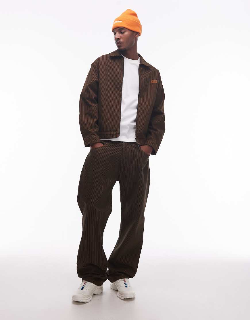 No Problemo - Nayoka - Baggy-Jeans in gestreiftem Braun, Kombiteil No Problemo - Nayoka - Baggy-Jeans in gestreiftem Braun, Kombiteil von No Problemo