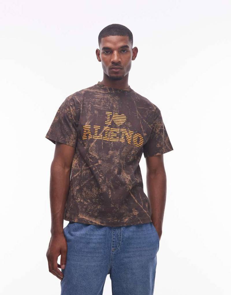 No Problemo - Baumwoll-T-Shirt mit dunklem Military-Muster und Alien-Motiv-Bunt von No Problemo