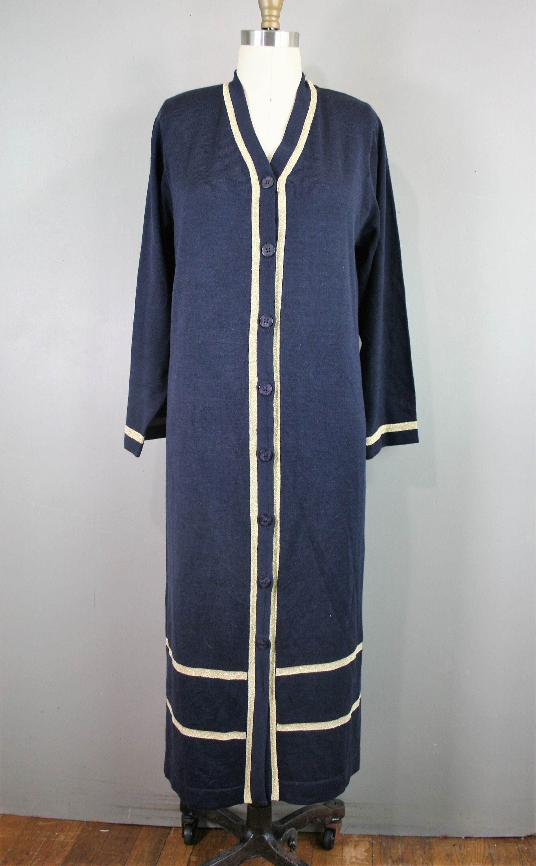 1980Er - Navy Knit/Goldbesatz Sweater Dress Ausgeschilderte Größe M Von Richard & Company 1980Er - Navy Knit/Goldbesatz Sweater Dress Ausgeschilderte Größe M Von Richard & Company von NoGritNoGlory
