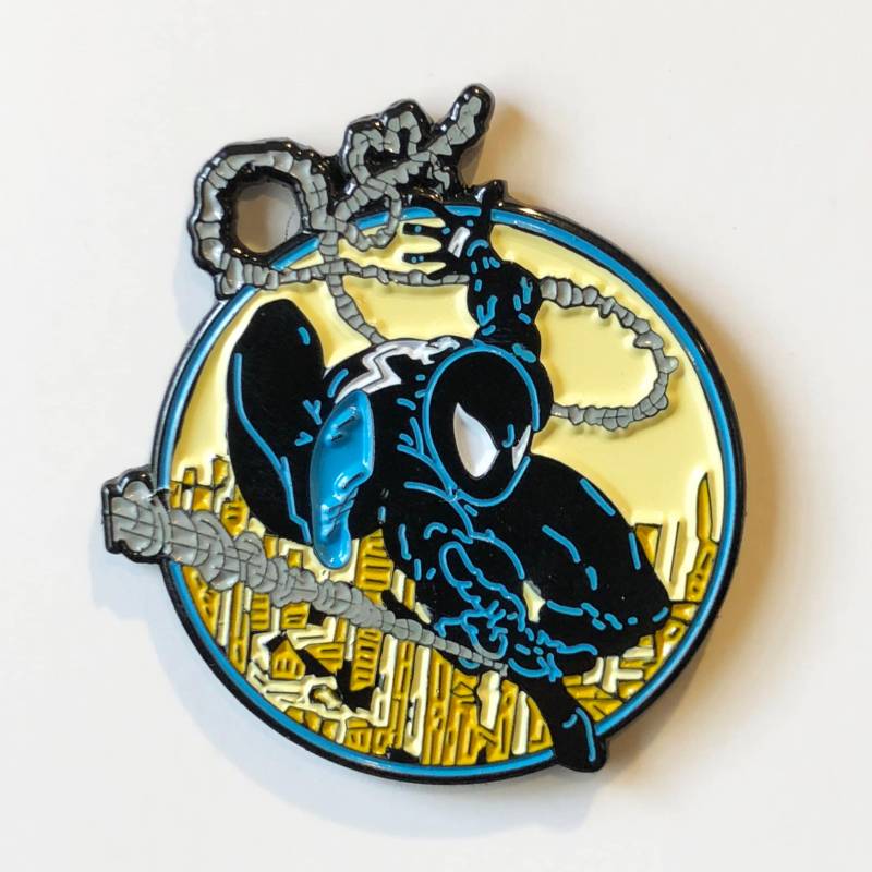 Asm300 Emaille Pin von NoMoreIndustries