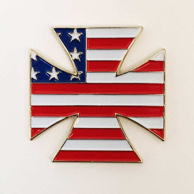 Iron Cross Emaille Anstecknadel von NoMoreIndustries